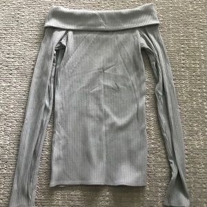 Abercrombie women’s off the shoulder long sleeve
